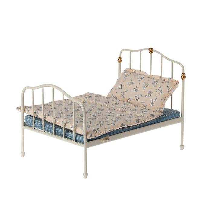 maileg-vintage-bed-for-mouse-off-white-1-5011211900_2_669x669